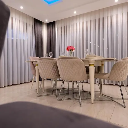 Luxury Villas & 알란야